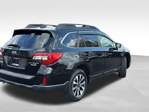 Used 2017 Subaru Outback 2.5i Limited AWD/4WD image 7