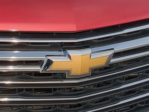 Used 2024 Chevrolet Traverse LT image 11