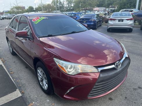 Used 2017 Toyota Camry LE FWD image 9