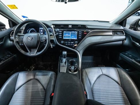 Certified 2020 Toyota Camry SE image 13