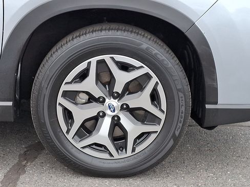 Used 2019 Subaru Forester Premium w/ All-Weather Package AWD/4WD image 8