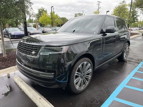 Used 2025 Land Rover Range Rover SE AWD/4WD image 1