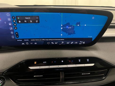Used 2025 Buick Enclave Preferred FWD image 44