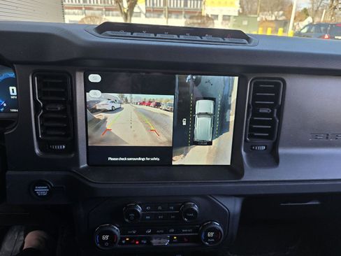 Used 2025 Ford Bronco Badlands image 19