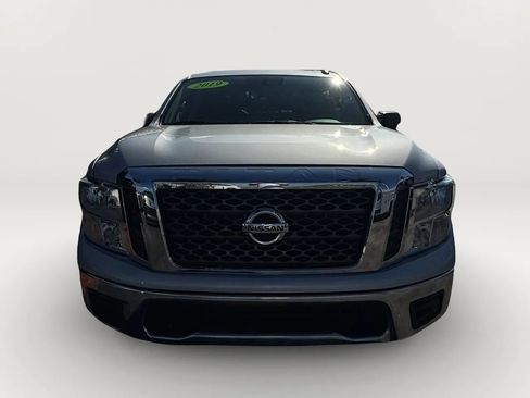 Used 2019 Nissan Titan SV image 9