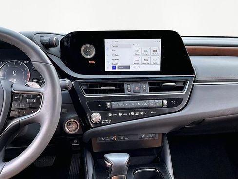 Used 2024 Lexus ES 350 w/ Premium Package image 10