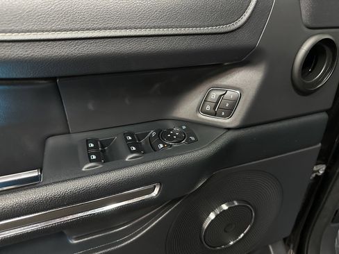 Used 2024 Ford Expedition XLT image 19