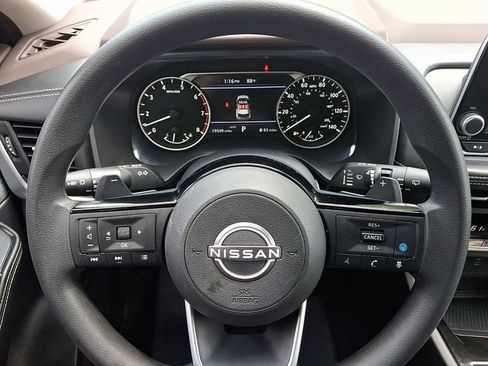 Used 2023 Nissan Rogue SV AWD/4WD image 19