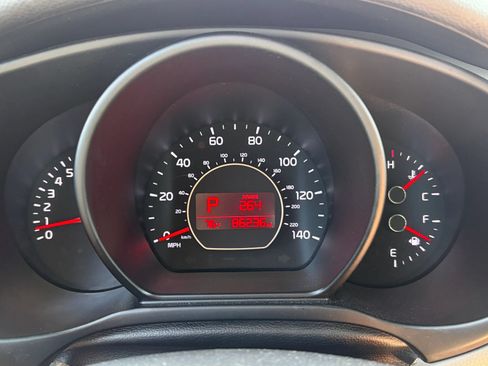 Used 2016 Kia Soul FWD image 24