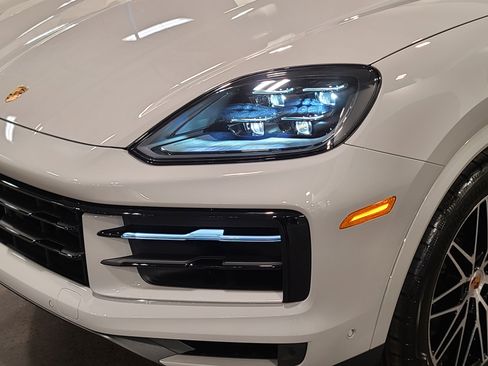 New 2026 Porsche Cayenne Coupe image 32