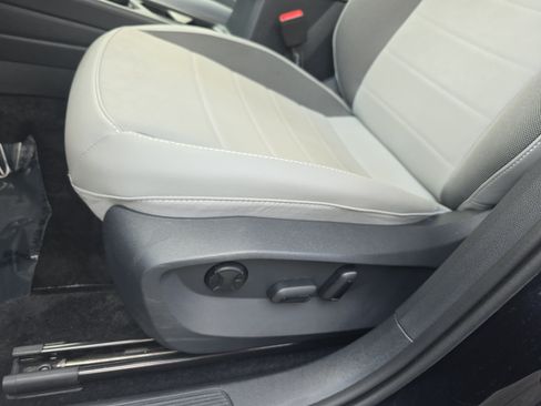 Certified 2023 Volkswagen Taos SE AWD/4WD image 29