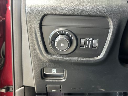 Used 2025 Jeep Grand Cherokee L Limited w/ Luxury Tech Group II AWD/4WD image 15