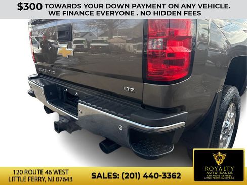 Used 2015 Chevrolet Silverado 2500 LTZ w/ LTZ Plus Package image 32