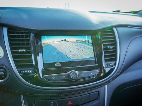 Used 2020 Chevrolet Trax LT w/ LT Convenience Package image 30