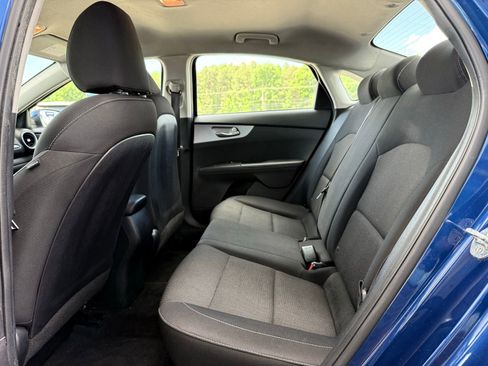 Used 2022 Kia Forte LXS FWD image 16