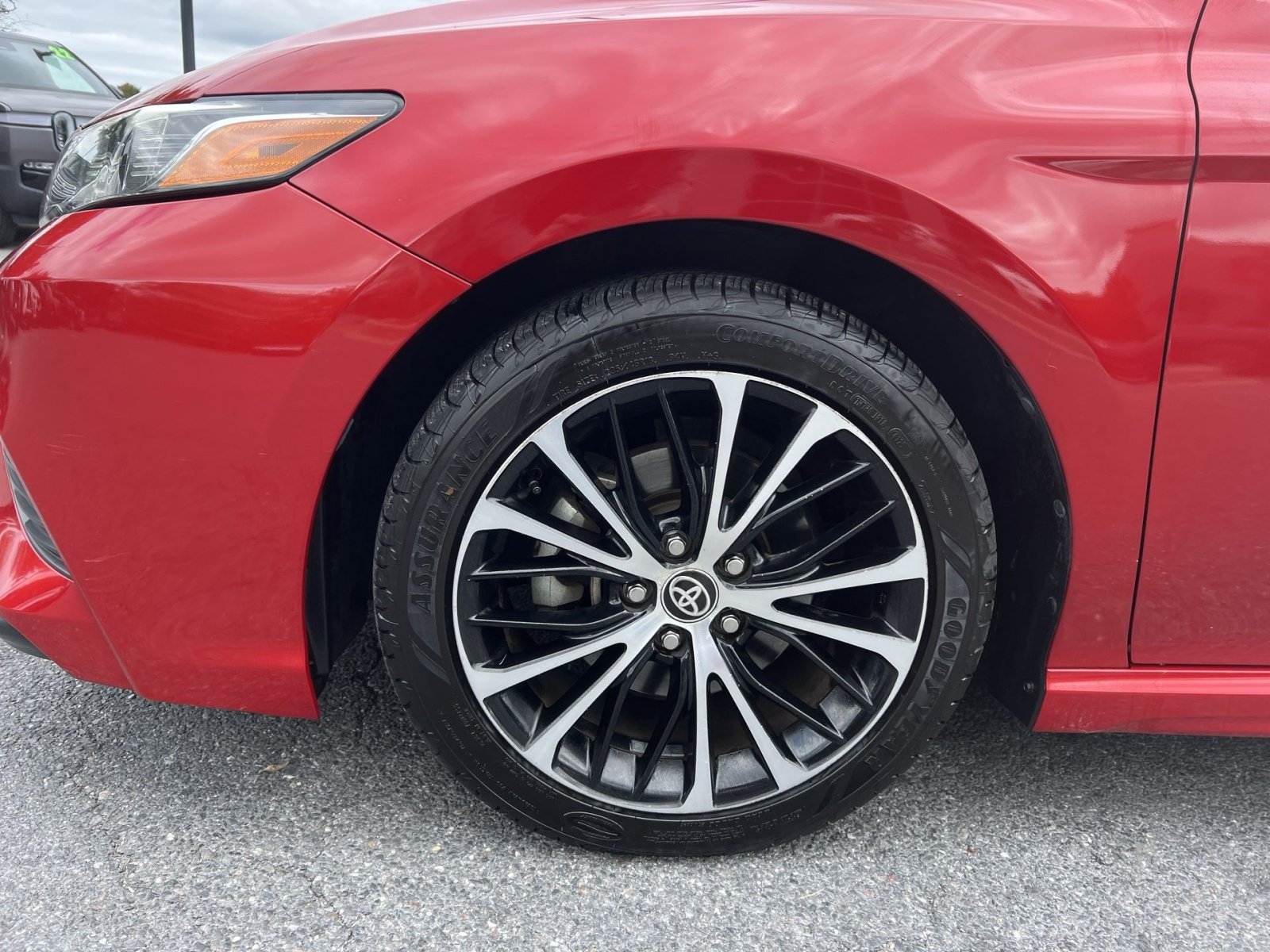 Used 2020 Toyota Camry SE FWD image 12