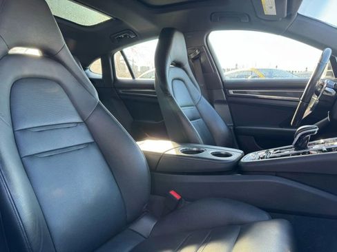 Used 2018 Porsche Panamera 4 image 28