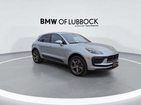Used 2025 Porsche Macan AWD/4WD image 2