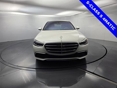 Used 2022 Mercedes-Benz S 580 4MATIC Sedan image 4