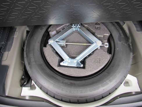 Used 2024 Toyota RAV4 XSE w/ Advanced Technology Package image 30