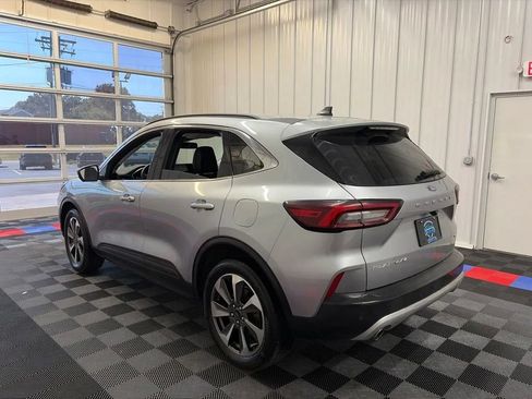 Used 2023 Ford Escape Platinum AWD/4WD image 6