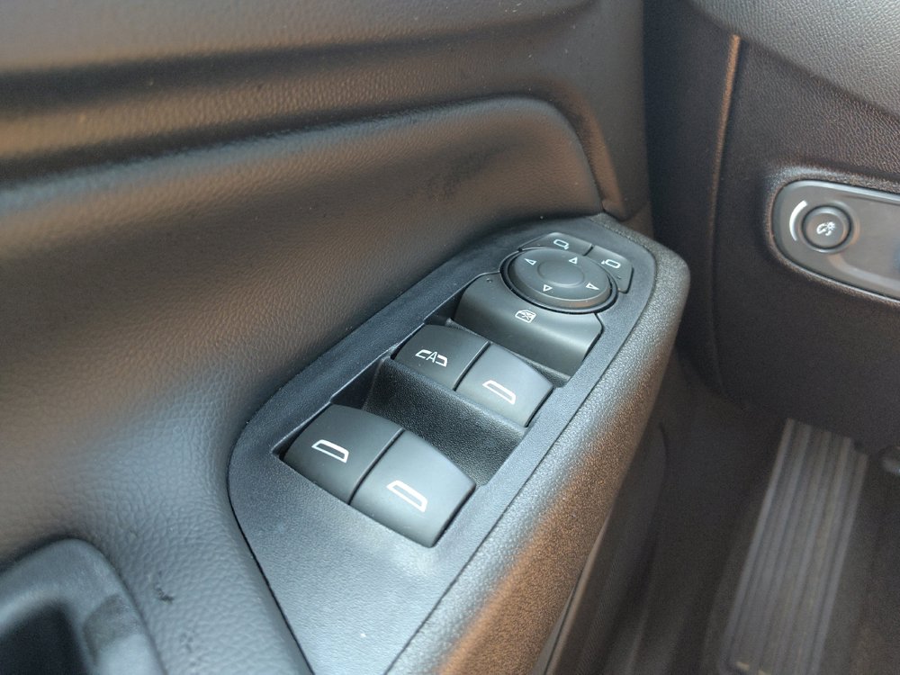 Used 2019 Chevrolet Equinox LT FWD image 27