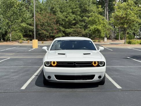 Used 2019 Dodge Challenger SXT RWD image 21