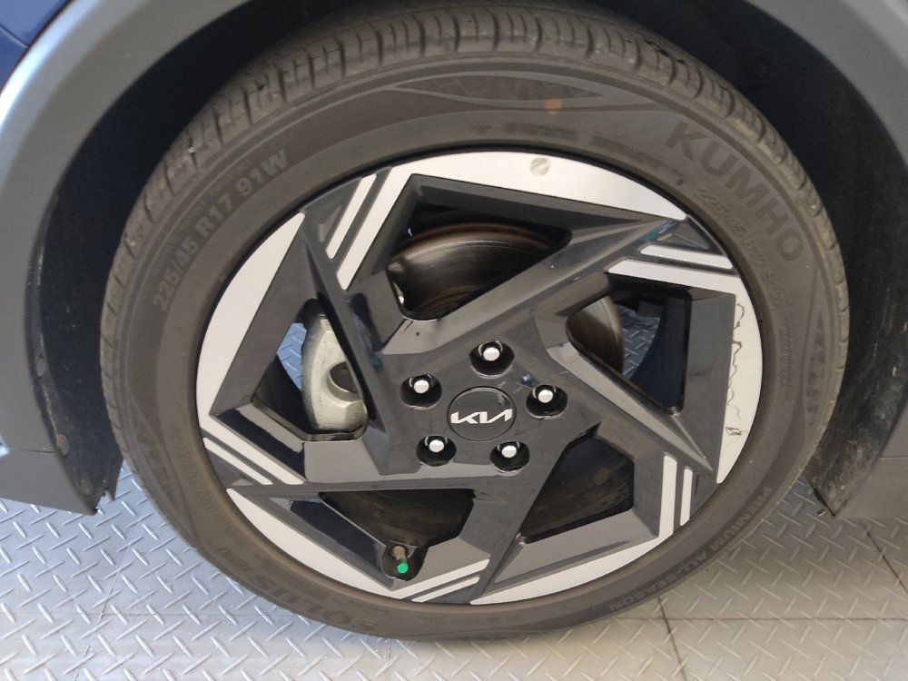 Used 2025 Kia K4 EX FWD image 31