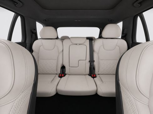 Certified 2026 Volvo XC90 B6 Core AWD/4WD image 14