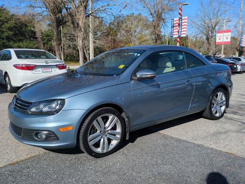 Used 2015 Volkswagen Eos Executive image 2