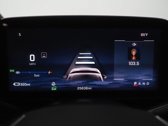 Used 2024 Chevrolet Equinox EV FWD LT w/ 2LT image 18