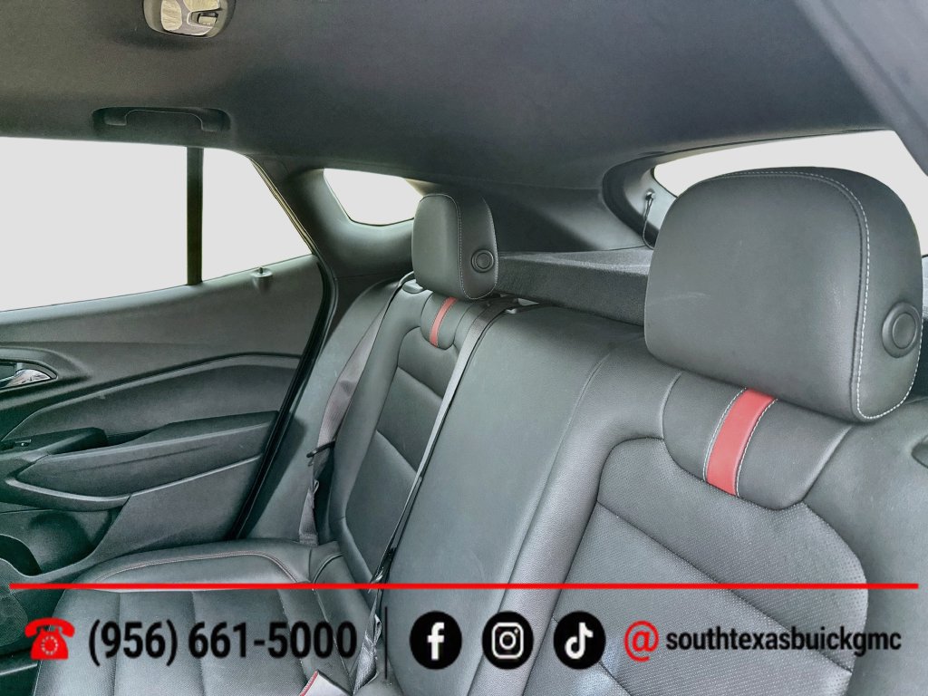Used 2025 Chevrolet Trax RS w/ Sunroof Package FWD image 24