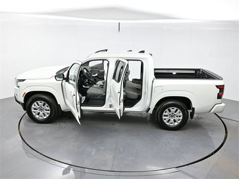 Used 2024 Nissan Frontier SV w/ SV Convenience Package image 37