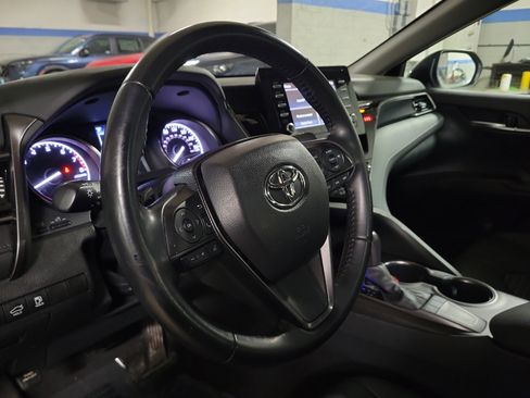 Used 2024 Toyota Camry SE image 14