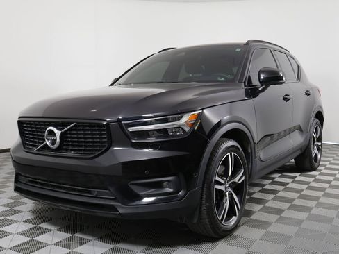 Used 2022 Volvo XC40 T5 R-Design image 5