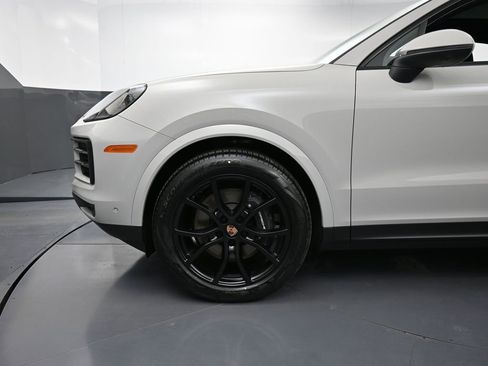 New 2026 Porsche Cayenne Coupe AWD/4WD image 12