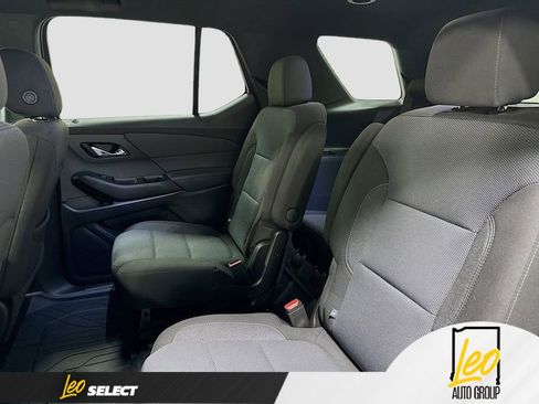 Used 2023 Chevrolet Traverse LT FWD image 23