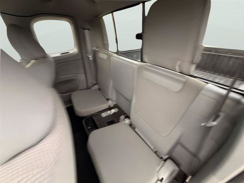 Used 2015 Toyota Tacoma 4x4 Access Cab V6 w/ Convenience Package image 12