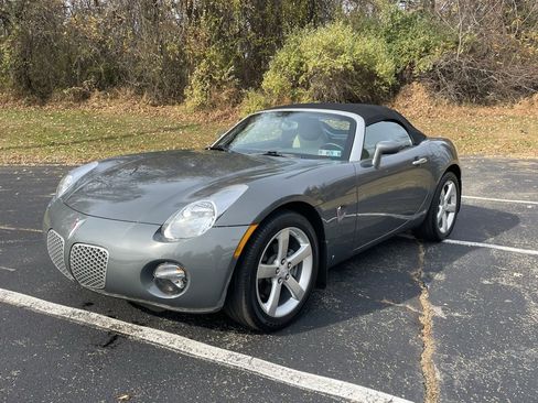 Used 2008 Pontiac Solstice Convertible w/ Premium Package image 7