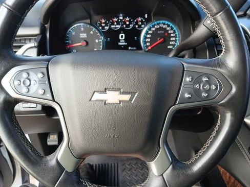 Used 2019 Chevrolet Suburban Premier w/ Premier Plus Edition RWD image 59