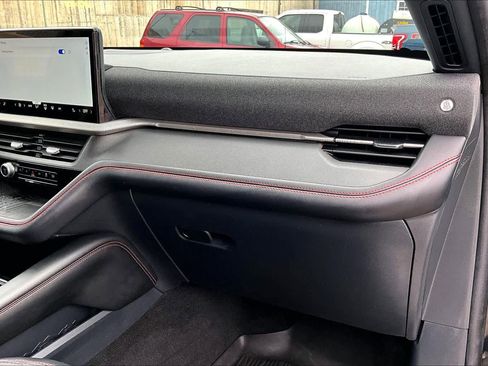 Used 2025 Ford Explorer ST-Line w/ Premium Package image 18