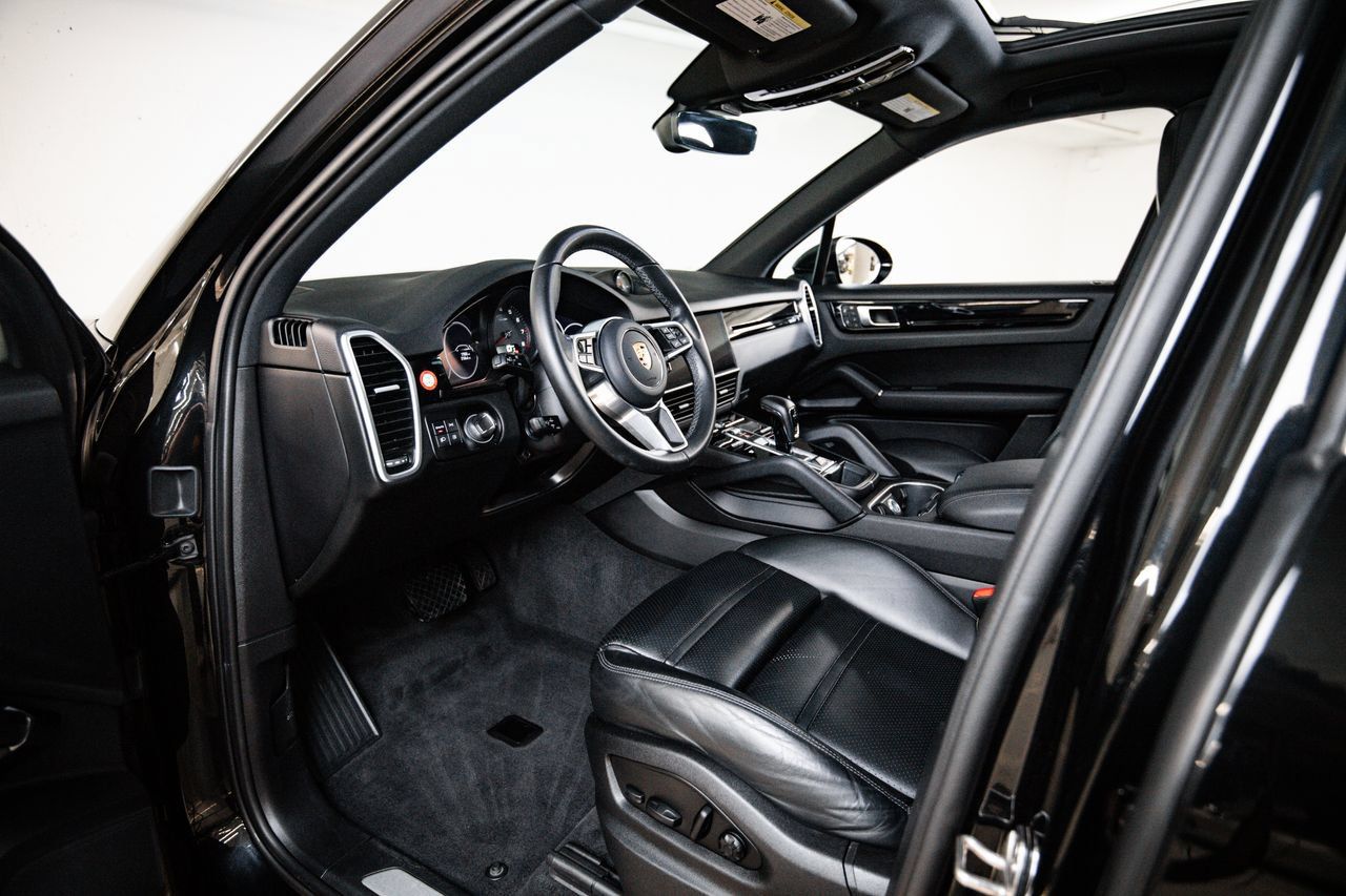 Certified 2023 Porsche Cayenne AWD/4WD image 4