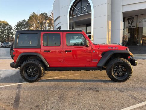 Used 2025 Jeep Wrangler Willys image 4