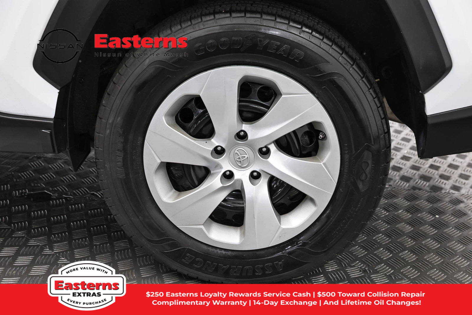 Used 2023 Toyota RAV4 LE AWD/4WD image 33
