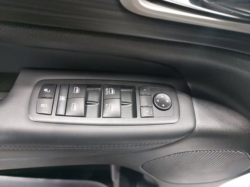 Used 2021 Jeep Grand Cherokee Laredo X AWD/4WD image 28