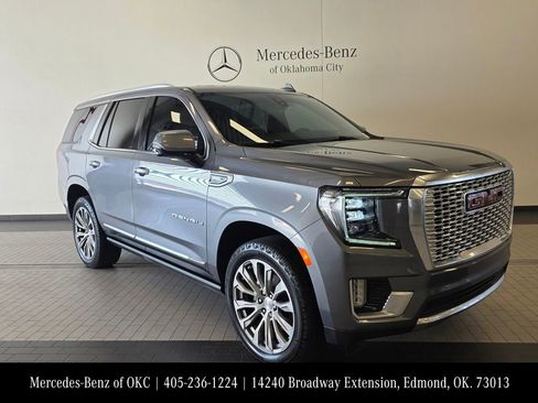 Used 2021 GMC Yukon Denali w/ Denali Premium Package image 3