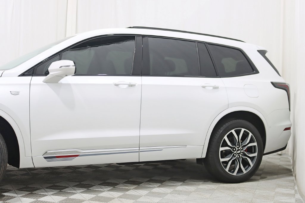 Used 2024 Cadillac XT6 Sport w/ Platinum Package AWD/4WD image 3