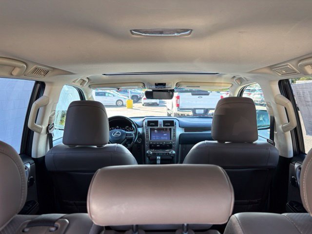 Used 2020 Lexus GX 460 Luxury w/ Accessory Package AWD/4WD image 36
