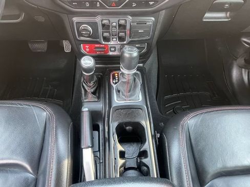 Used 2019 Jeep Wrangler Unlimited Rubicon AWD/4WD image 13