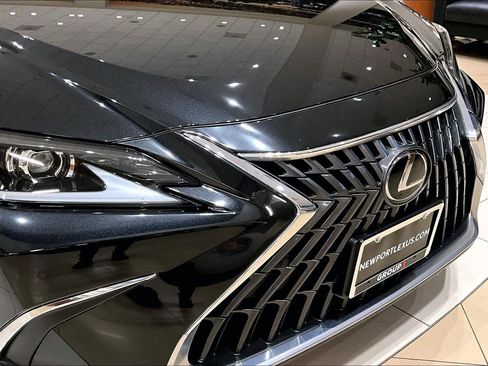 Used 2024 Lexus ES 350 w/ Premium Package image 28